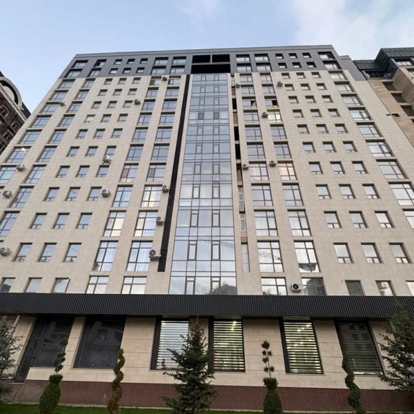 Продаю 4-к квартиру (155 м²) в Бишкеке