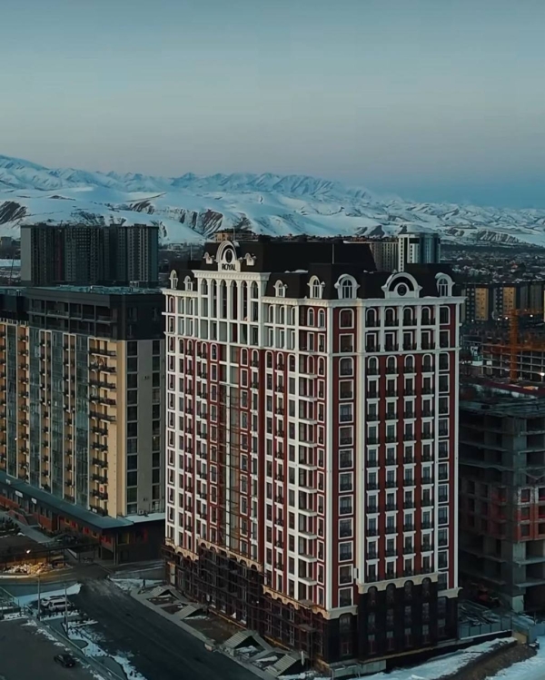 Продаю 4-к квартиру (162 м²) в Бишкеке