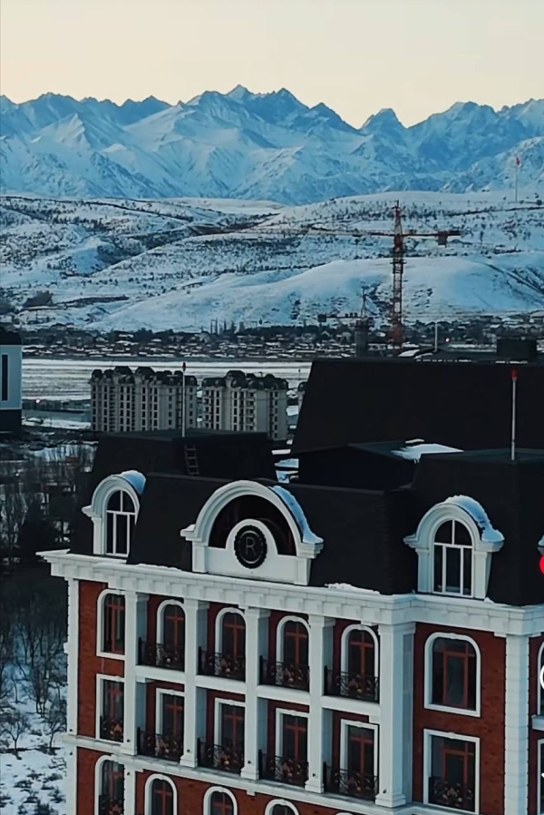 Продаю 4-к квартиру (162 м²) в Бишкеке