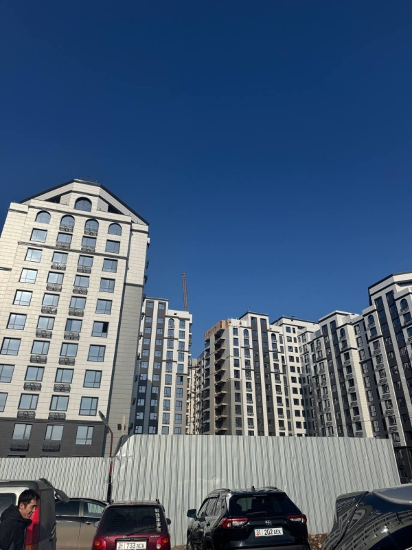 Продаю 3-к квартиру (108 м²) в Бишкеке