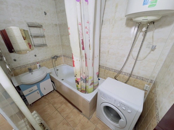 Продаю 2-к квартиру (58 м²) в Бишкеке
