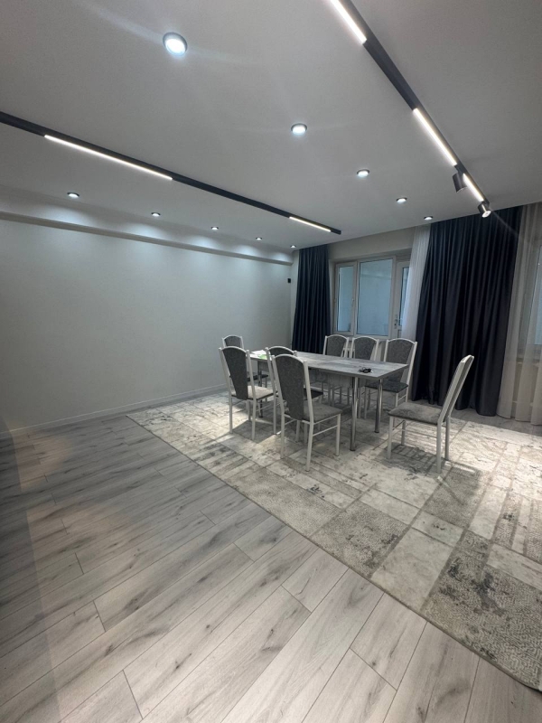 Продаю 4-к квартиру (76 м²) в Бишкеке