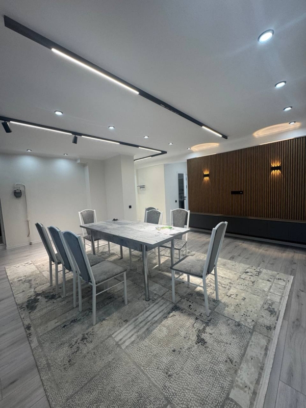 Продаю 4-к квартиру (76 м²) в Бишкеке