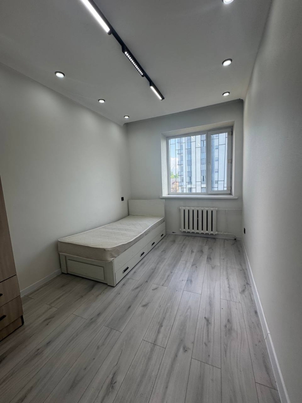 Продаю 4-к квартиру (76 м²) в Бишкеке