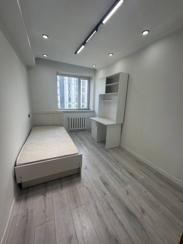 Продаю 4-к квартиру (76 м²) в Бишкеке