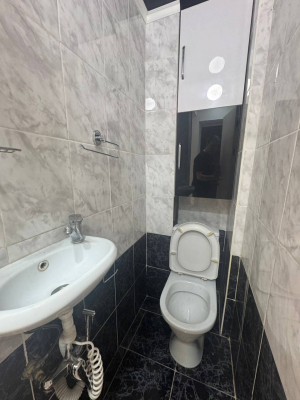 Продаю 4-к квартиру (76 м²) в Бишкеке