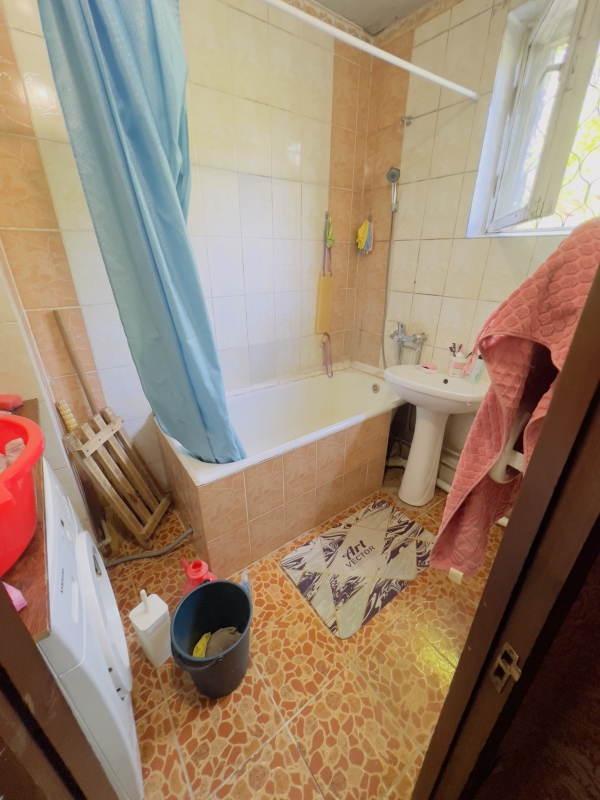 Продаю 3-к квартиру (70 м²) в Бишкеке