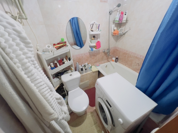 Продаю 2-к квартиру (43 м²) в Бишкеке