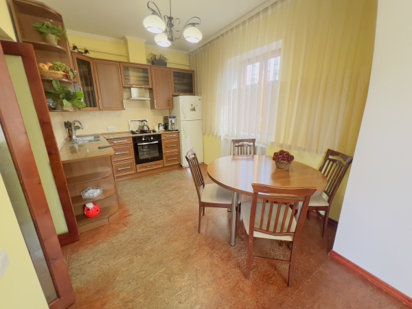 Продаю 4-к дом (130 м²) в Бишкеке