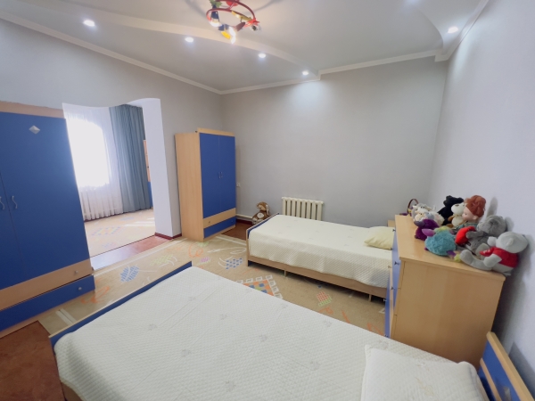 Продаю 4-к дом (130 м²) в Бишкеке