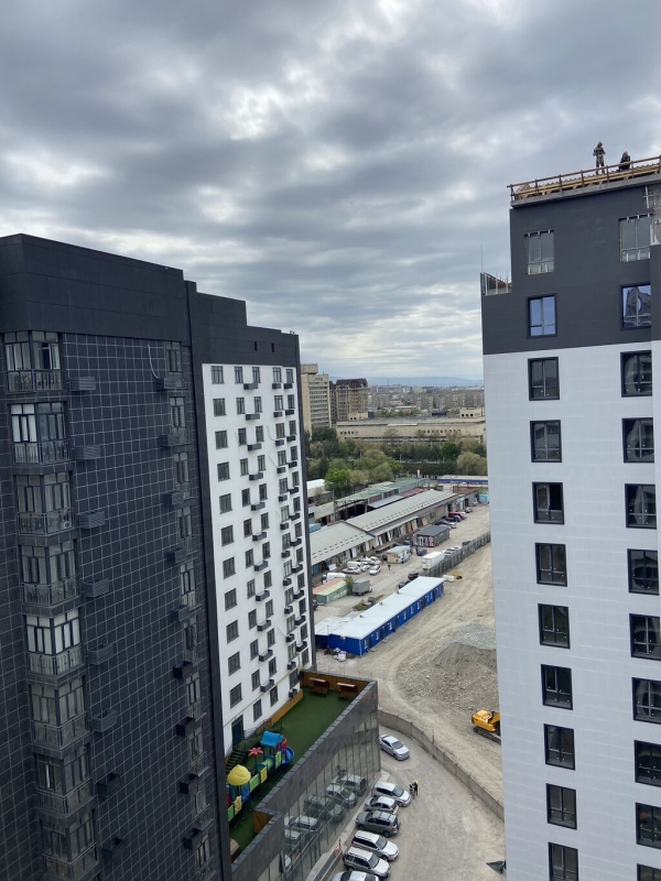 Продаю 1-к квартиру (52 м²) в Бишкеке