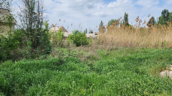 Продаю  участок (7.6 соток) в Бишкеке