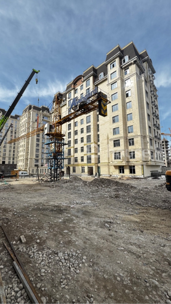 Продаю 1-к квартиру (47 м²) в Бишкеке