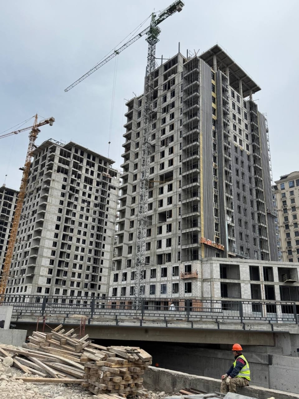 Продаю 3-к квартиру (123 м²) в Бишкеке