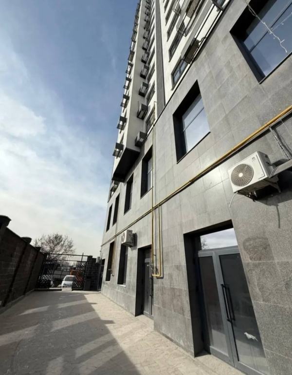 Продаю 3-к квартиру (98 м²) в Бишкеке