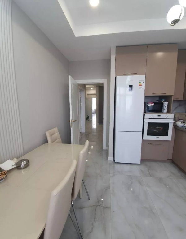 Продаю 3-к квартиру (98 м²) в Бишкеке