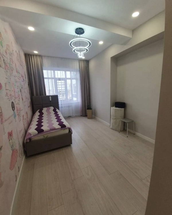 Продаю 3-к квартиру (98 м²) в Бишкеке