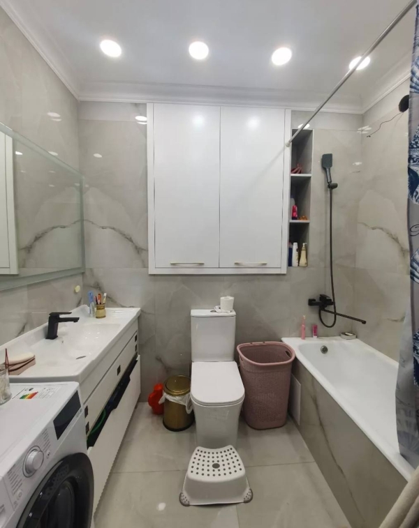 Продаю 3-к квартиру (98 м²) в Бишкеке