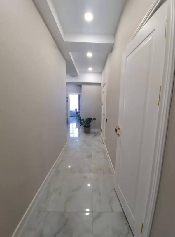 Продаю 3-к квартиру (98 м²) в Бишкеке