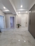 Продаю 3-к квартиру (98 м²) в Бишкеке