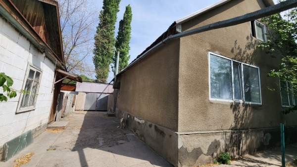 Продаю 3-к дом (77 м²) в Бишкеке