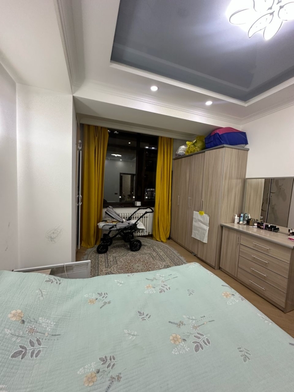Продаю 2-к квартиру (77 м²) в Бишкеке