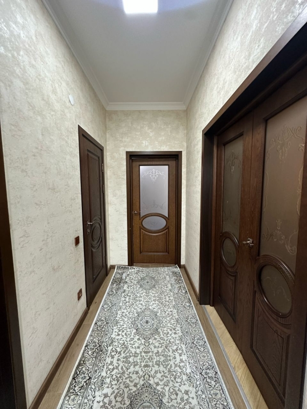 Продаю 2-к квартиру (77 м²) в Бишкеке