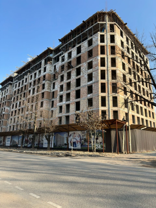 Продаю 3-к квартиру (100000 м²) в Бишкеке
