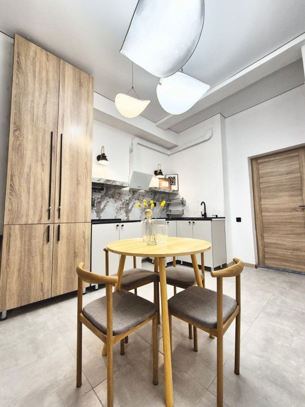 Продаю 2-к квартиру (63 м²) в Бишкеке