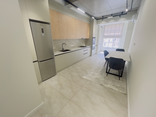 Сдаю 3-к квартиру (98 м²) в Бишкеке