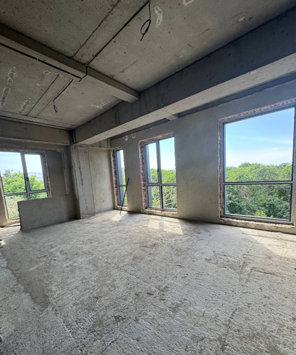 Продаю 3-к квартиру (89 м²) в Бишкеке
