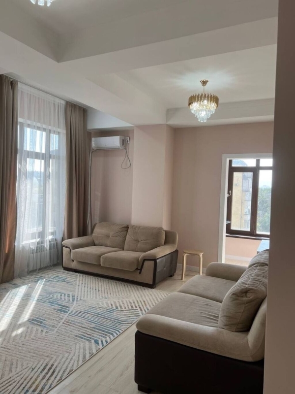 Продаю 3-к квартиру (104 м²) в Бишкеке