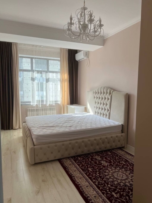 Продаю 3-к квартиру (104 м²) в Бишкеке