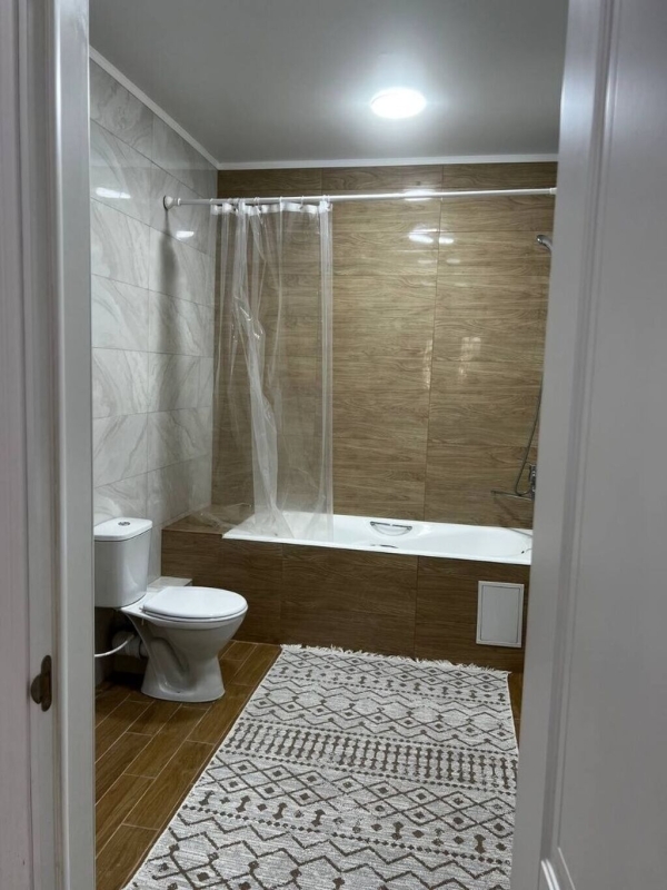Продаю 3-к квартиру (104 м²) в Бишкеке