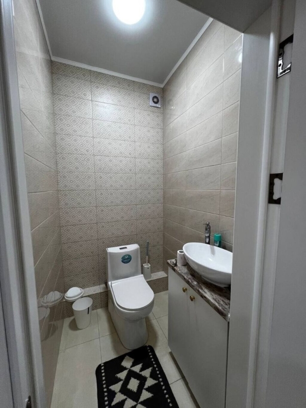 Продаю 3-к квартиру (104 м²) в Бишкеке