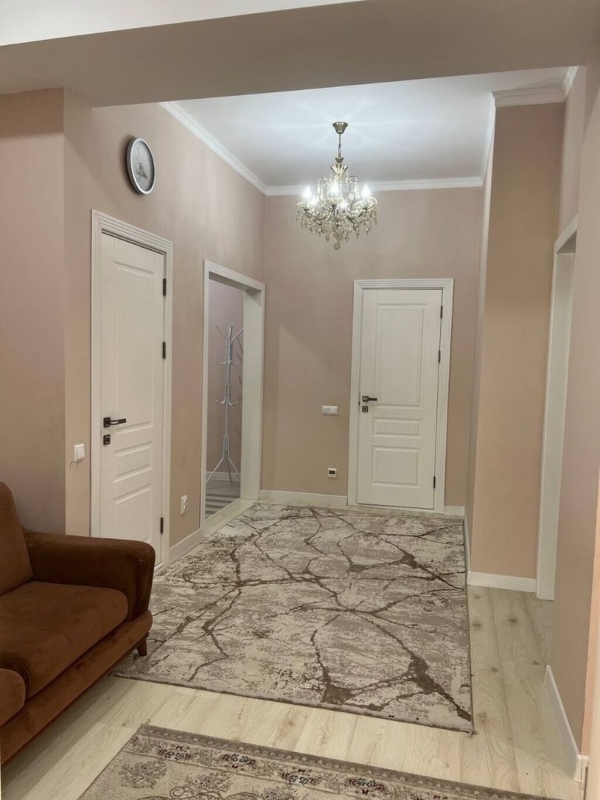 Продаю 3-к квартиру (104 м²) в Бишкеке