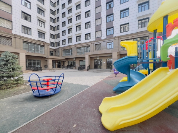 Продаю 3-к квартиру (104 м²) в Бишкеке