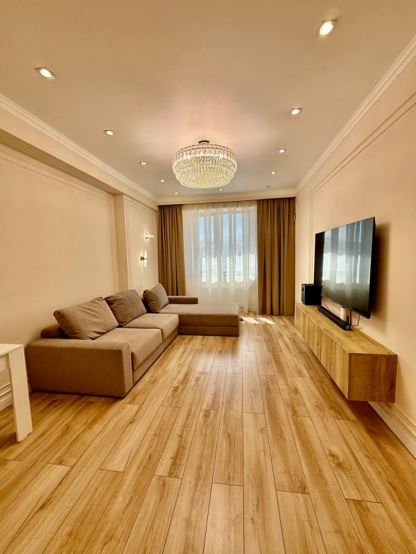 Продаю 3-к квартиру (102 м²) в Бишкеке