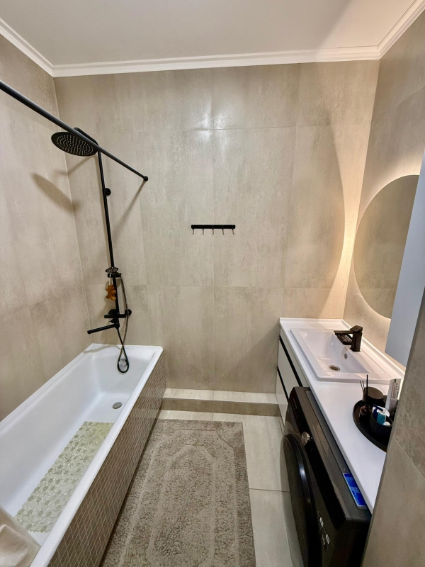 Продаю 3-к квартиру (102 м²) в Бишкеке