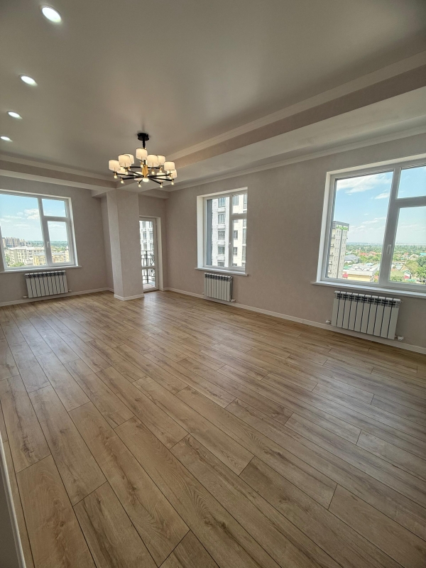 Продаю 2-к квартиру (78 м²) в Бишкеке