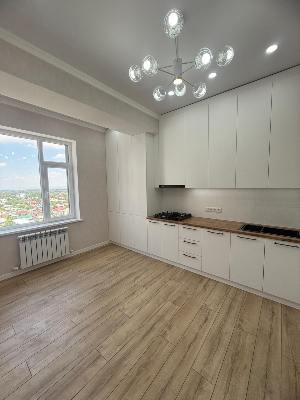 Продаю 2-к квартиру (78 м²) в Бишкеке