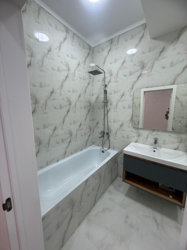 Продаю 2-к квартиру (78 м²) в Бишкеке