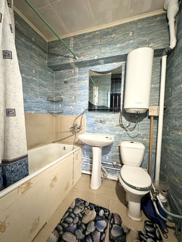 Продаю 1-к квартиру (36 м²) в Бишкеке