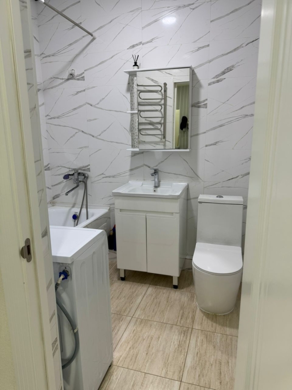 Продаю 1-к квартиру (46 м²) в Бишкеке