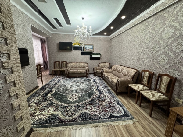 Продаю 3-к квартиру (106 м²) в Бишкеке