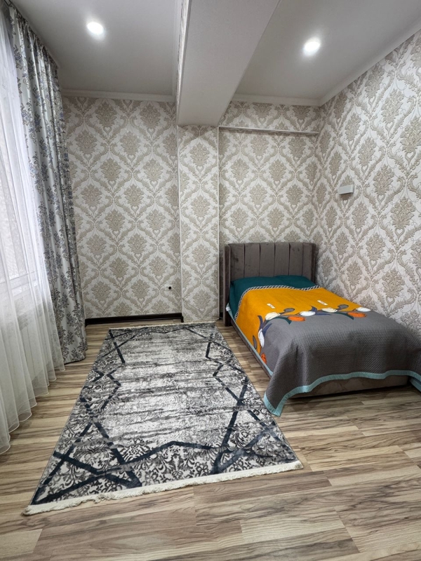 Продаю 3-к квартиру (106 м²) в Бишкеке
