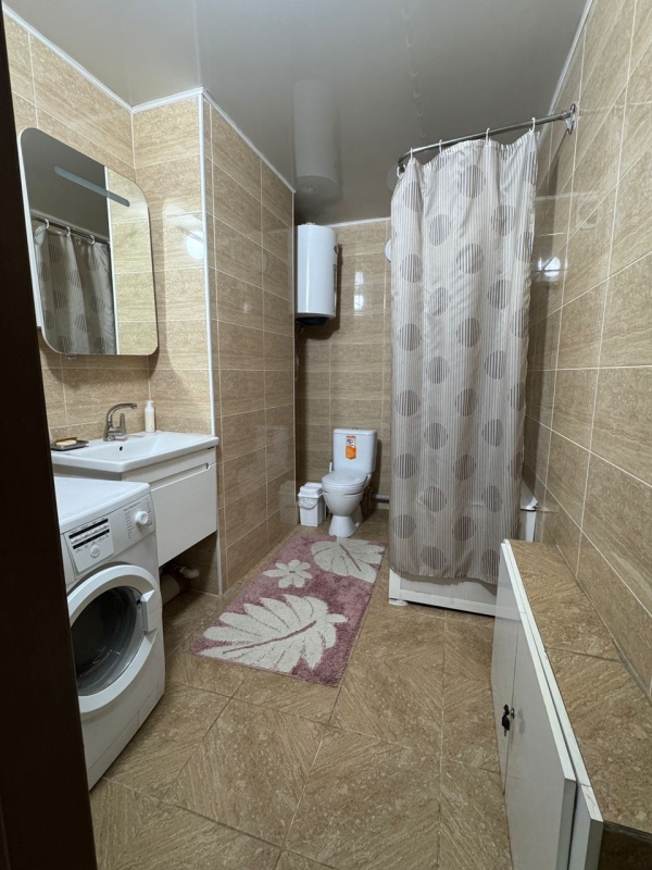 Продаю 3-к квартиру (106 м²) в Бишкеке