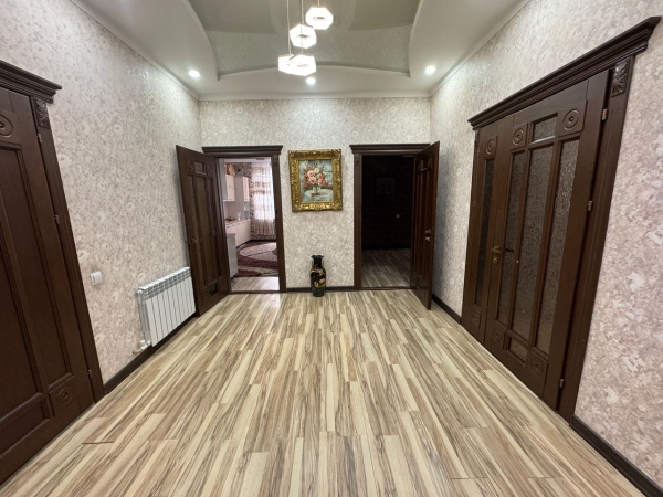 Продаю 3-к квартиру (106 м²) в Бишкеке