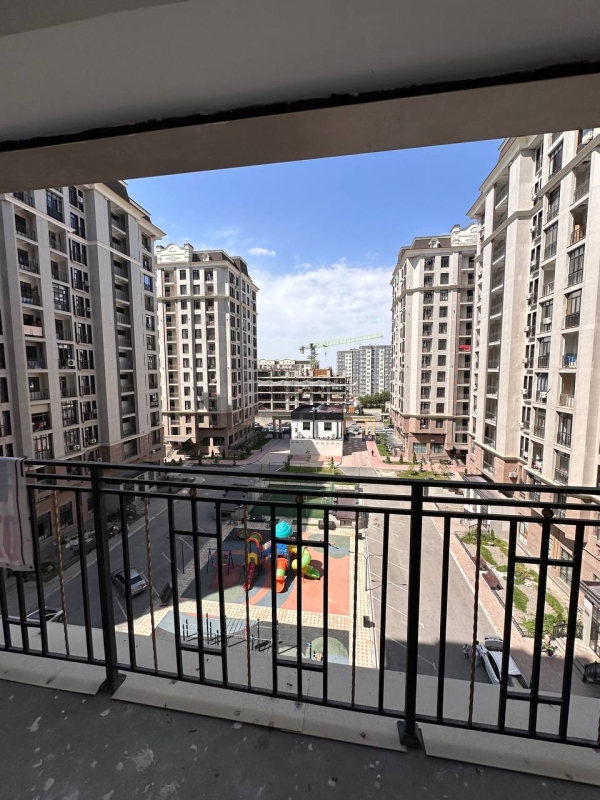 Продаю 4-к квартиру (167 м²) в Бишкеке