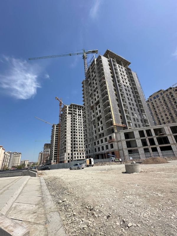 Продаю 4-к квартиру (157 м²) в Бишкеке